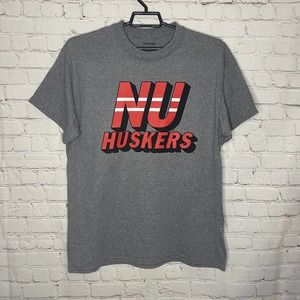 Captivating Apparel Nebraska Cornhuskers TShirt Mens L Gray Throwback NWOT